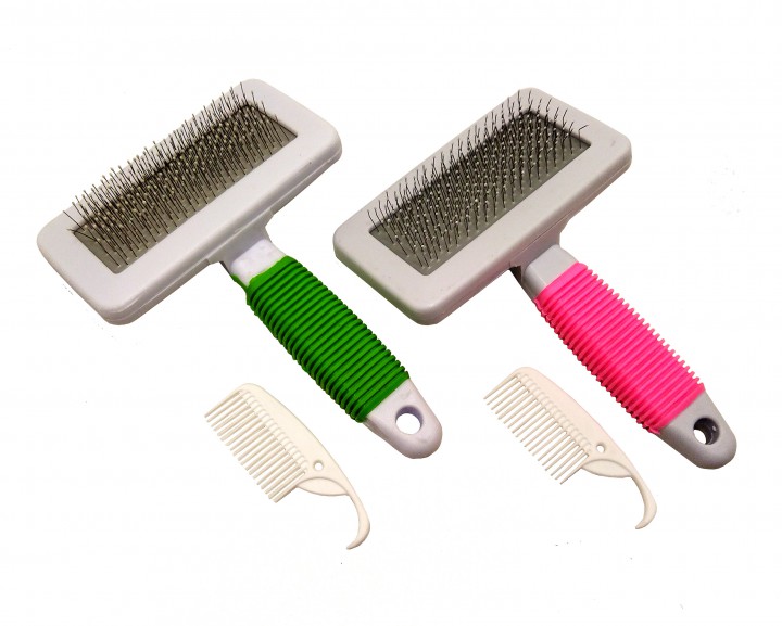 Пуходерка пластмасова з напиленням+гребінець, 12х20см