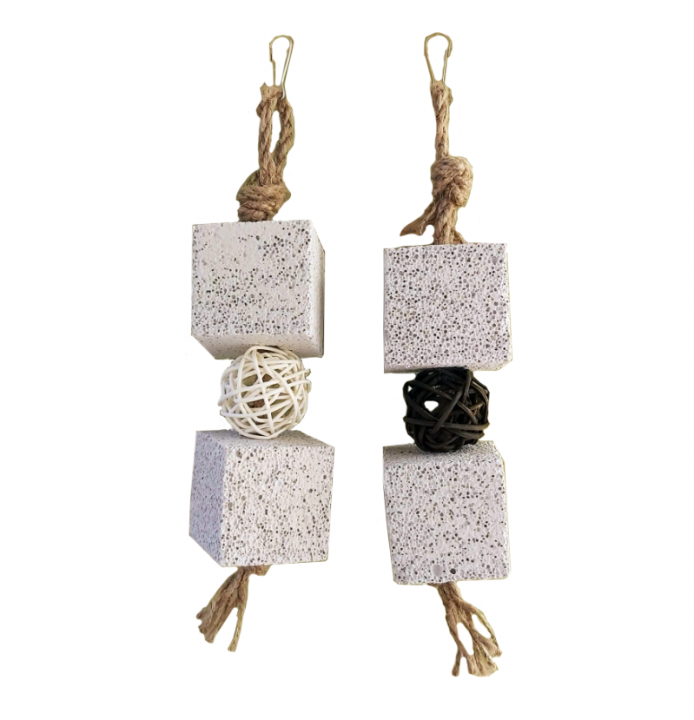 Іграшка для гризунів дві пемзи з кулькою на канаті, 25х6 см